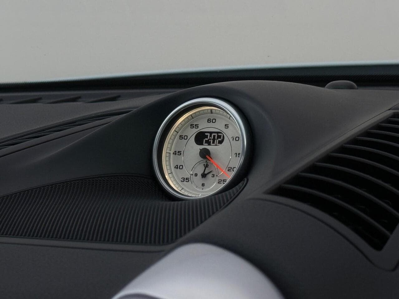 Porsche Cayenne thumbnail Fuel Or Charging Port