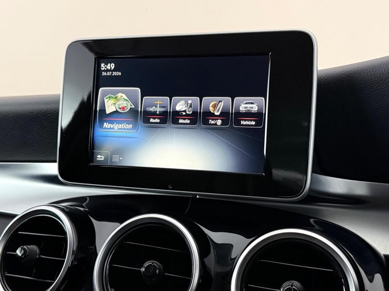 Mercedes-Benz C Class thumbnail Infotainment System
