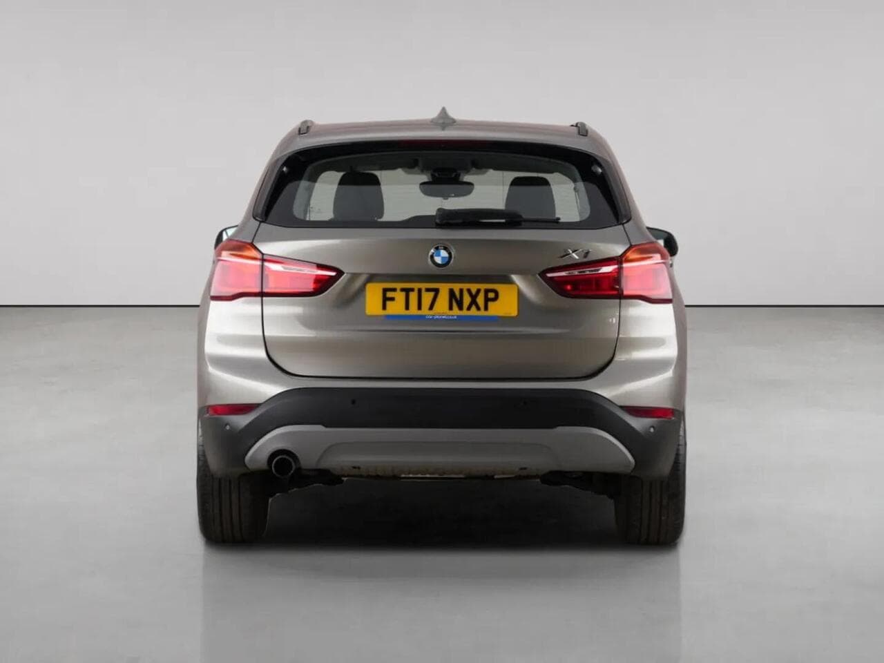 BMW X1 thumbnail Rear