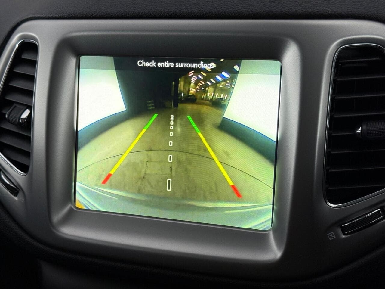 Jeep Compass thumbnail Infotainment System