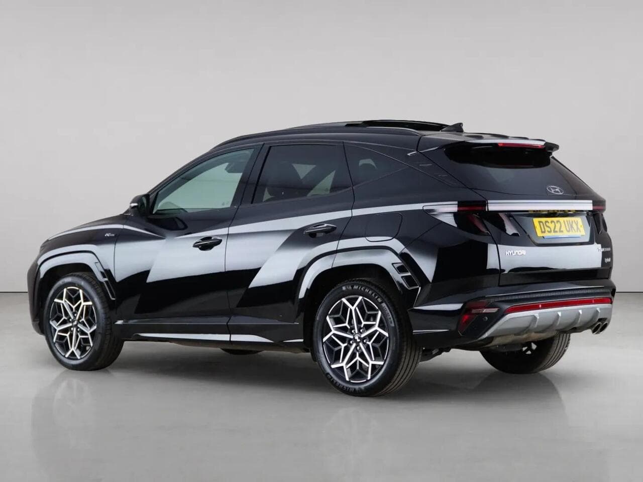 Hyundai TUCSON thumbnail Side Left