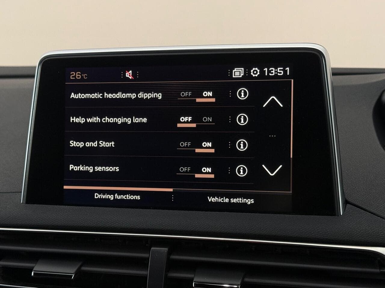 Peugeot 5008 thumbnail Infotainment System
