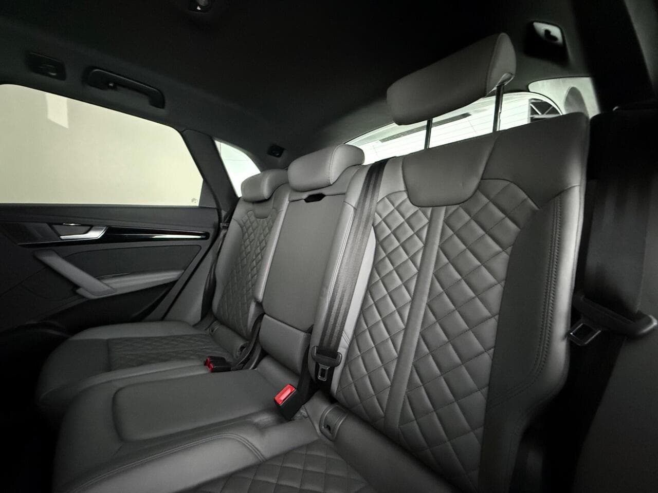 Audi Q5 thumbnail Seats Rear