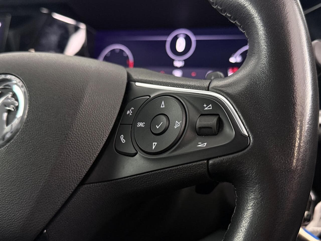 Vauxhall Grandland thumbnail Misc Controls