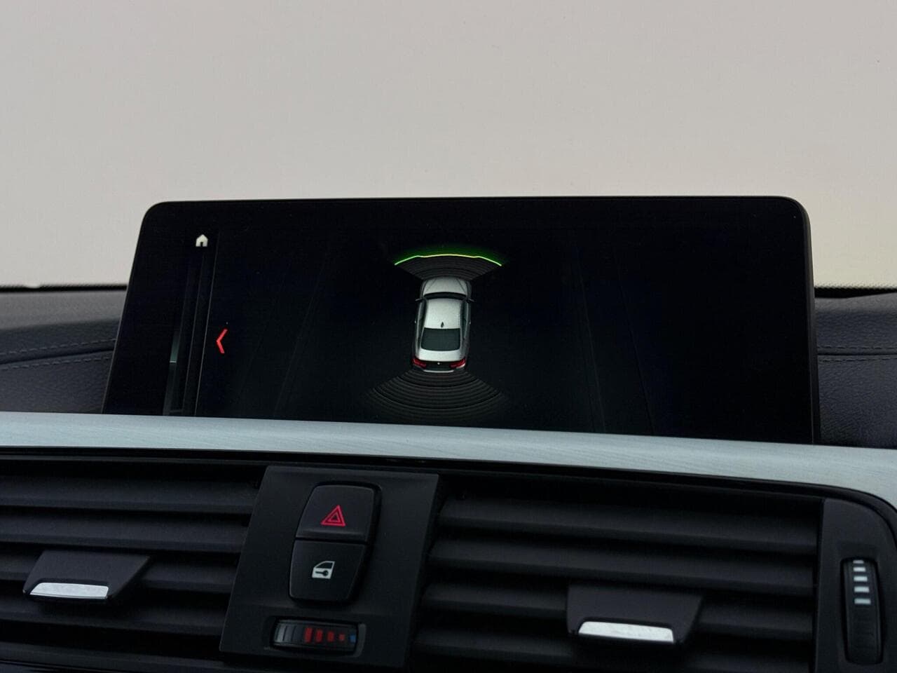 BMW 4 Series thumbnail Infotainment System