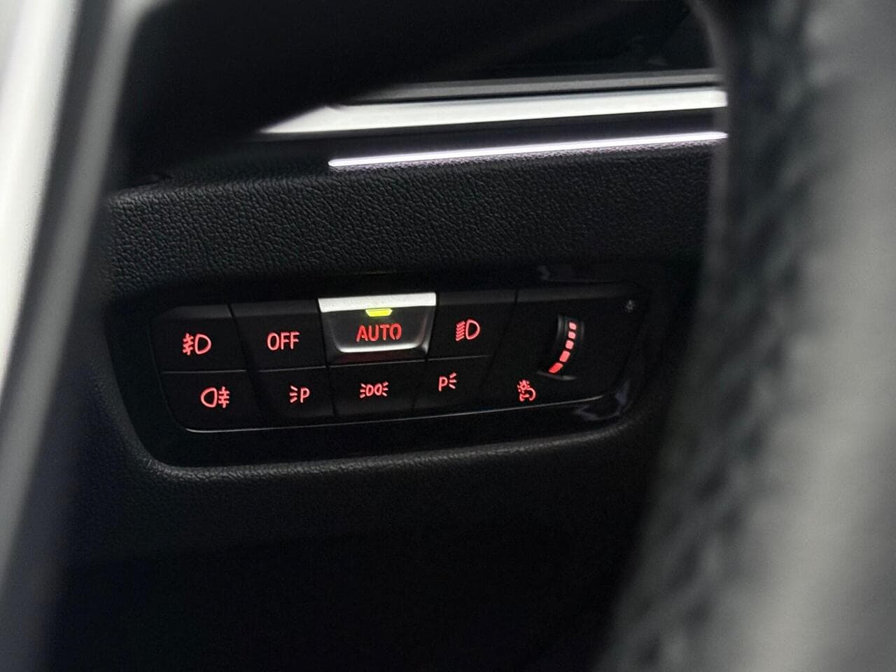 BMW 3 Series thumbnail Misc Controls