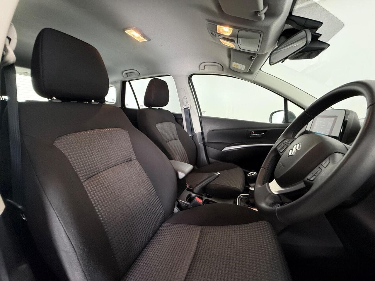 Suzuki S-Cross thumbnail Seat Driver