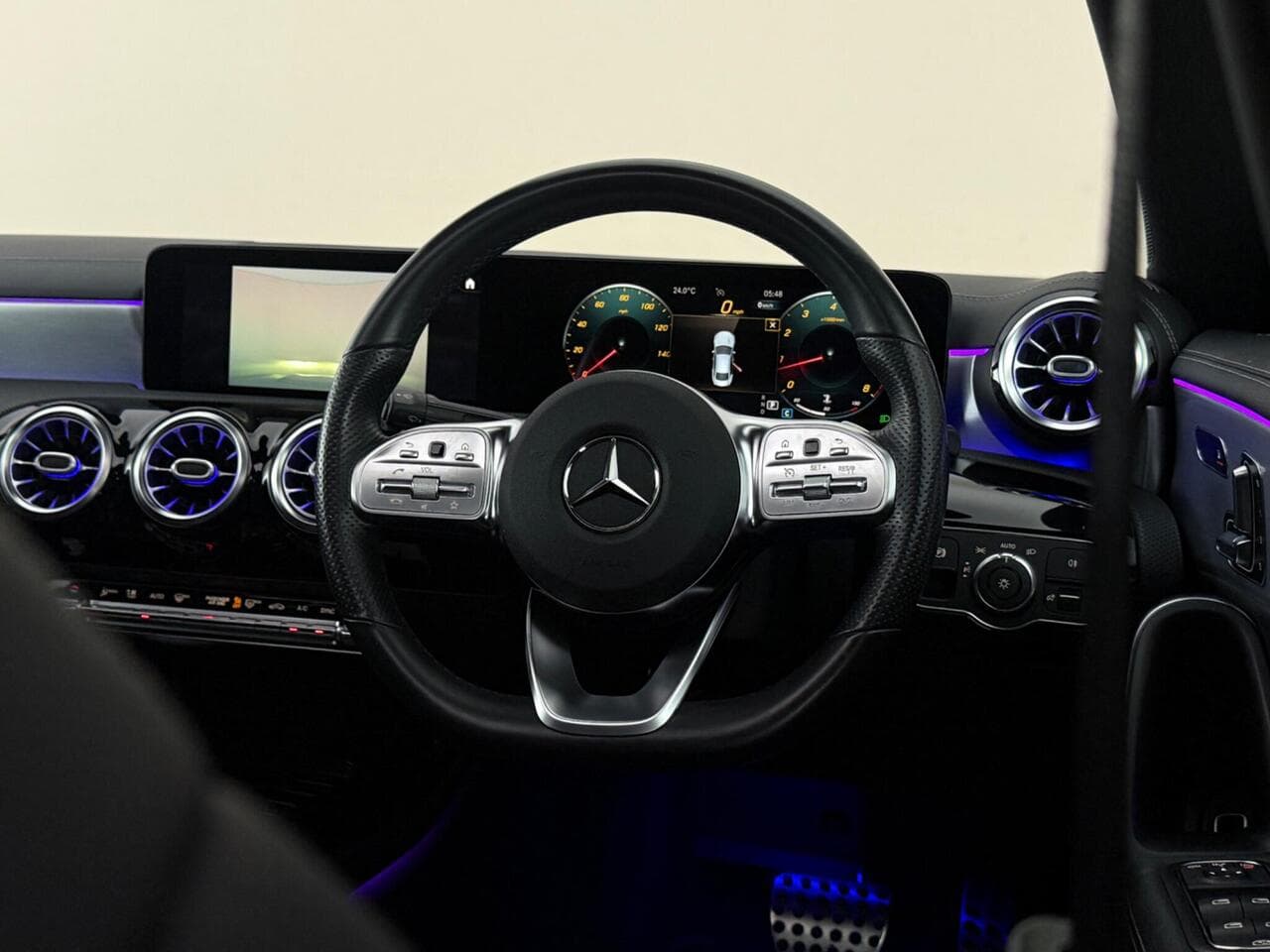 Mercedes-Benz CLA thumbnail Steering Wheel