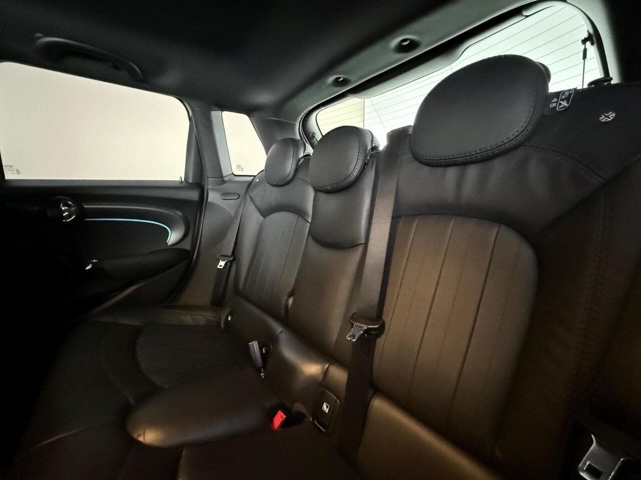 MINI Hatch thumbnail Seats Rear