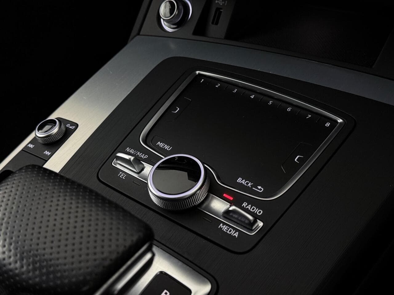 Audi Q5 thumbnail Misc Controls