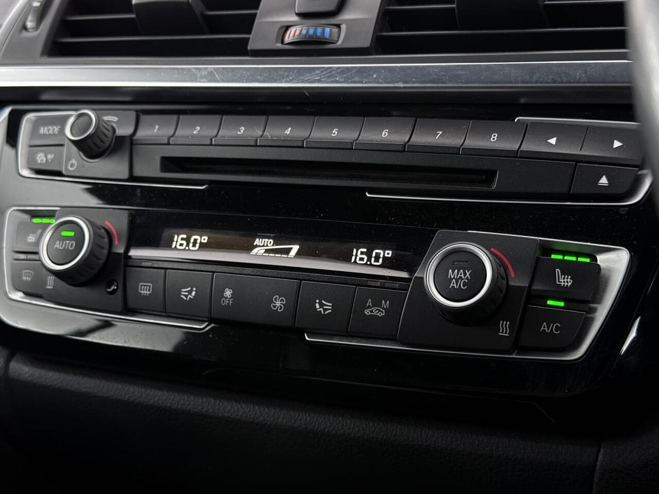 BMW 4 Series thumbnail Infotainment System