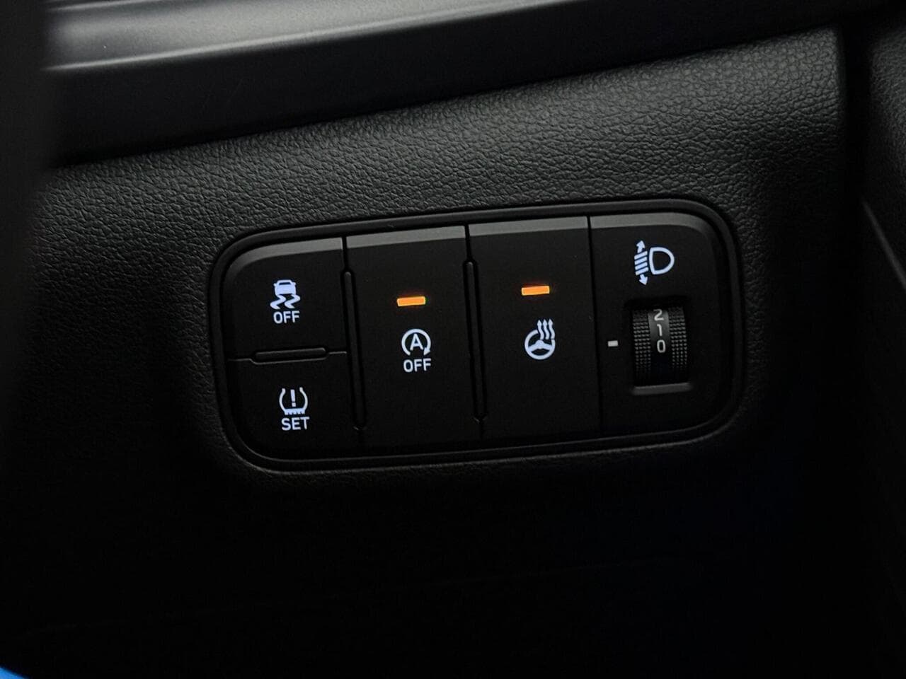 Hyundai BAYON thumbnail Misc Controls