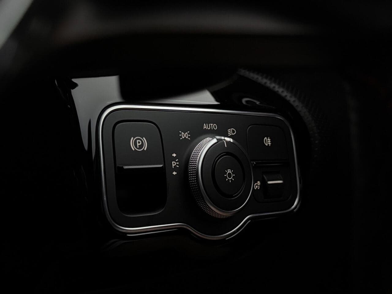 Mercedes-Benz A Class thumbnail Misc Controls