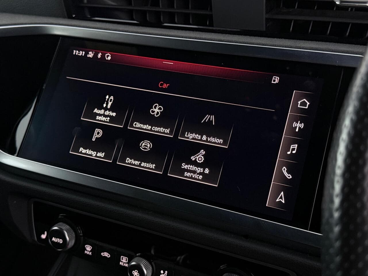 Audi RS Q3 thumbnail Infotainment System