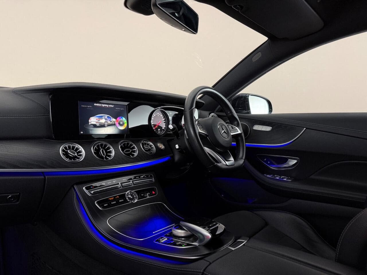 Mercedes-Benz E Class thumbnail Interior Front