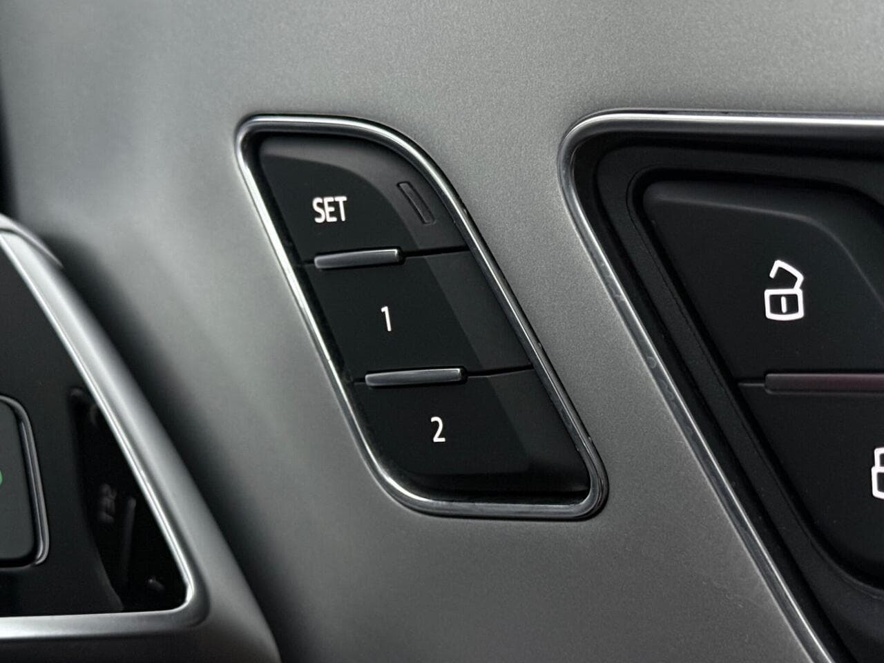 Audi Q7 thumbnail Misc Controls
