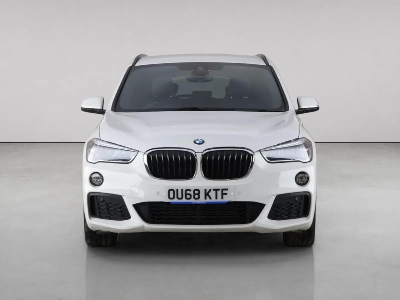 BMW X1 thumbnail Front