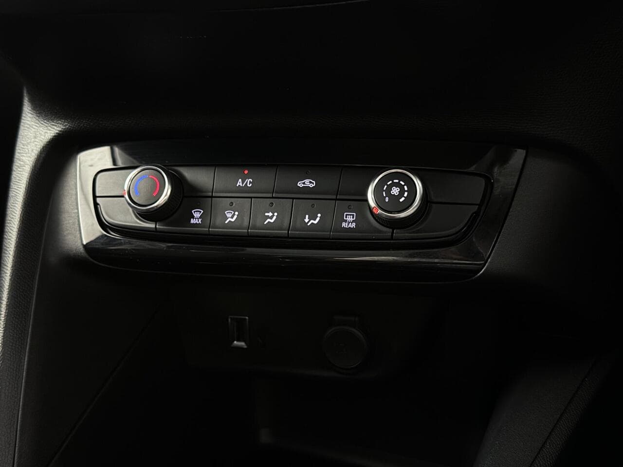 Vauxhall Corsa thumbnail Misc Controls