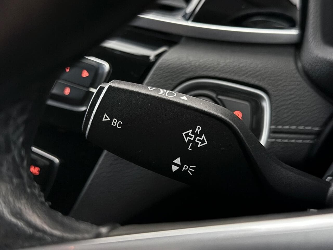 BMW X2 thumbnail Misc Controls