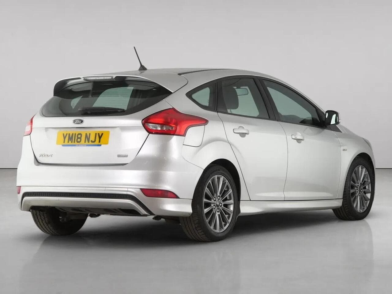 Ford Focus thumbnail Rear Right