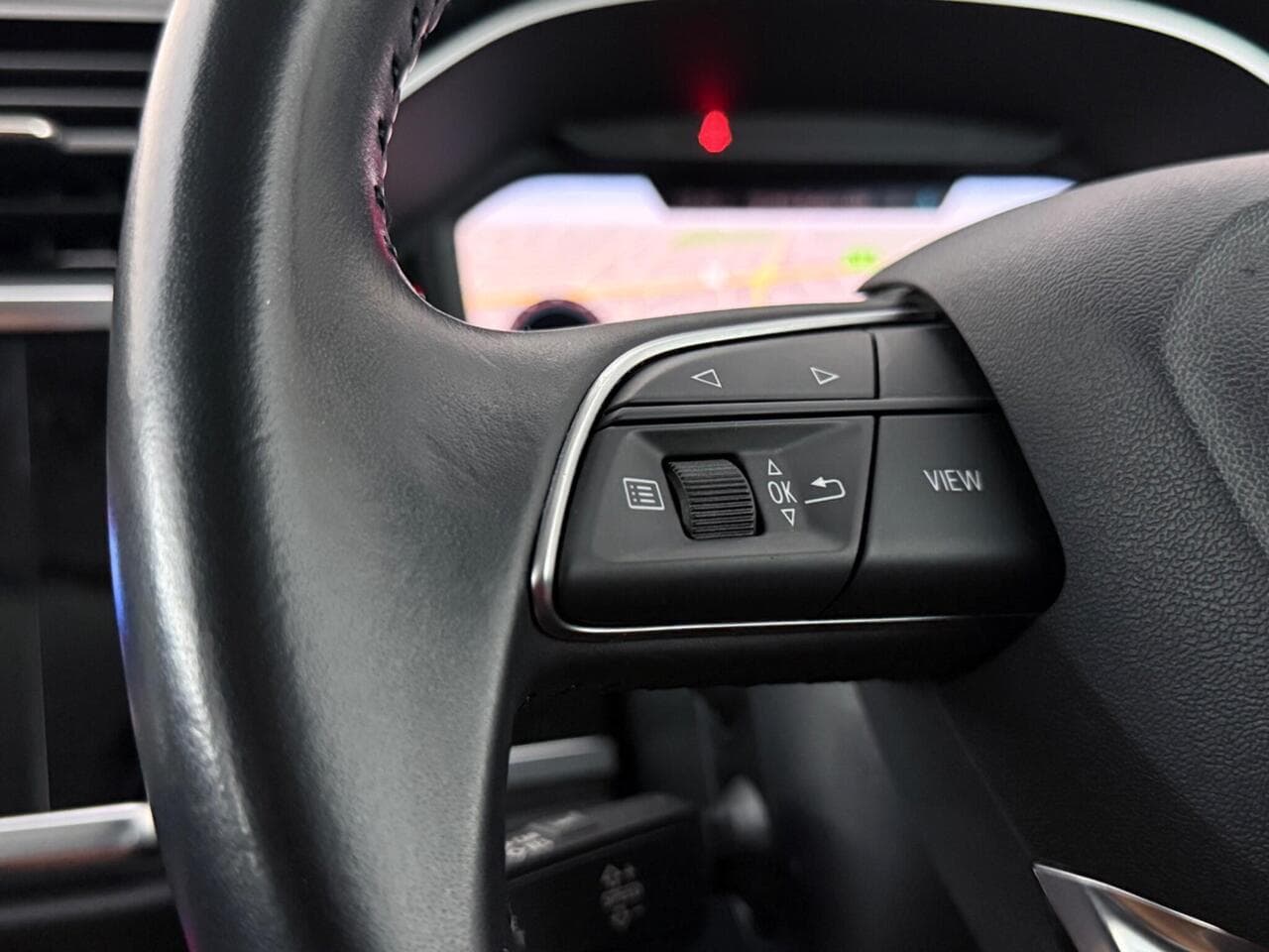 Audi Q3 thumbnail Misc Controls