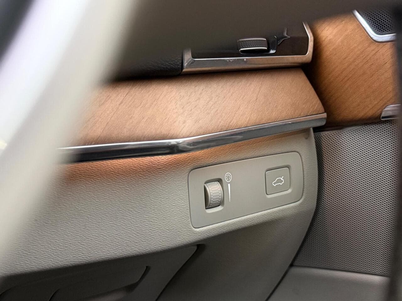 Volvo XC90 thumbnail Misc Controls