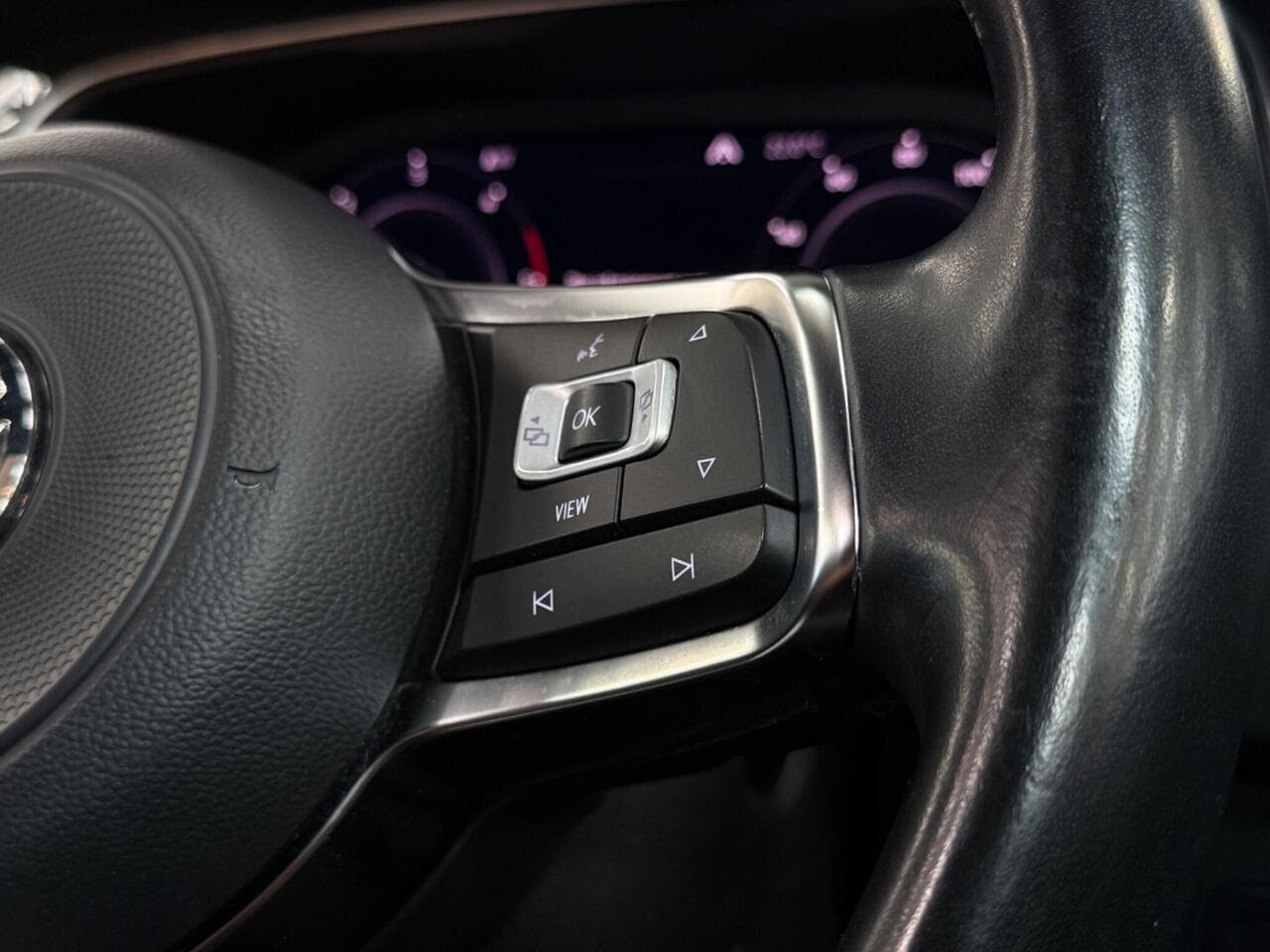 Volkswagen Tiguan thumbnail Misc Controls