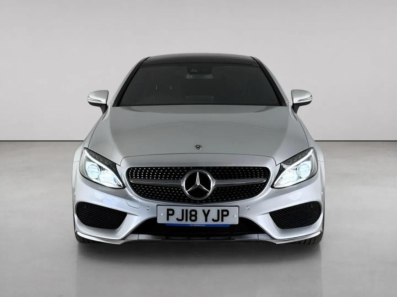 Mercedes-Benz C Class thumbnail Front