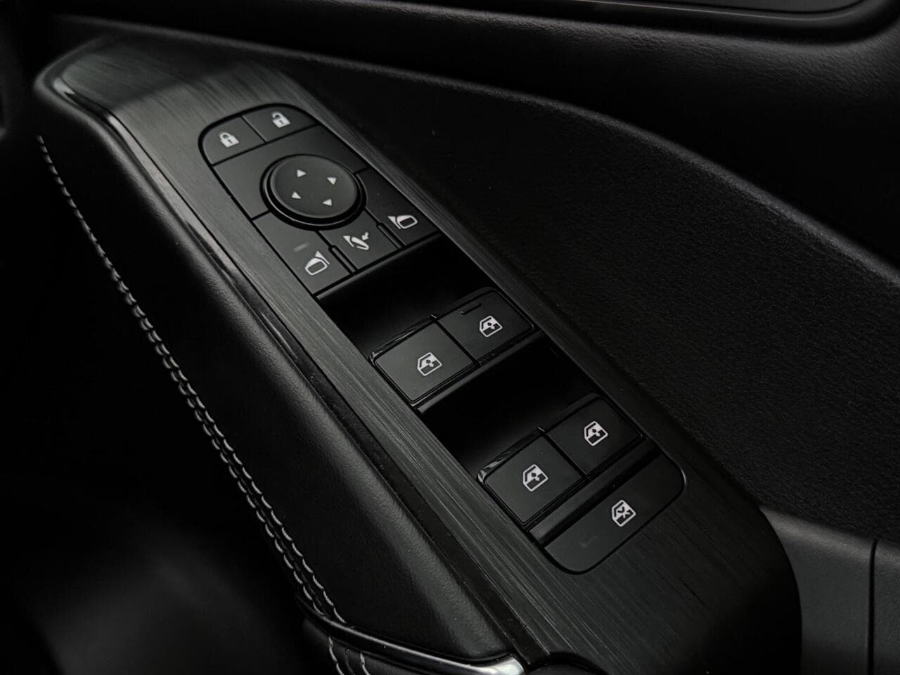 Nissan Qashqai thumbnail Misc Controls