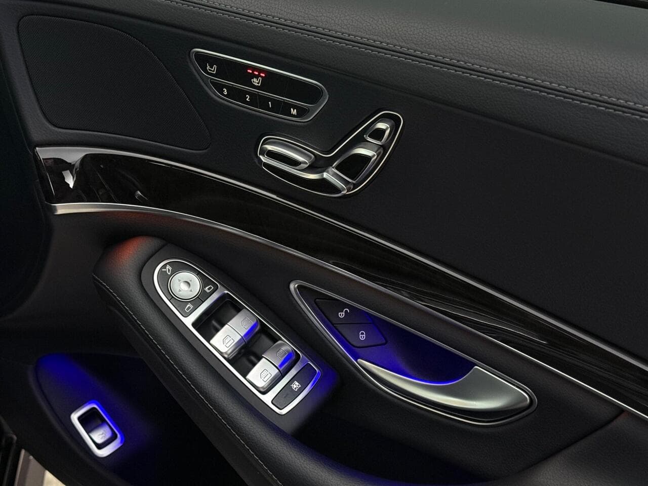 Mercedes-Benz S Class thumbnail Door Interior