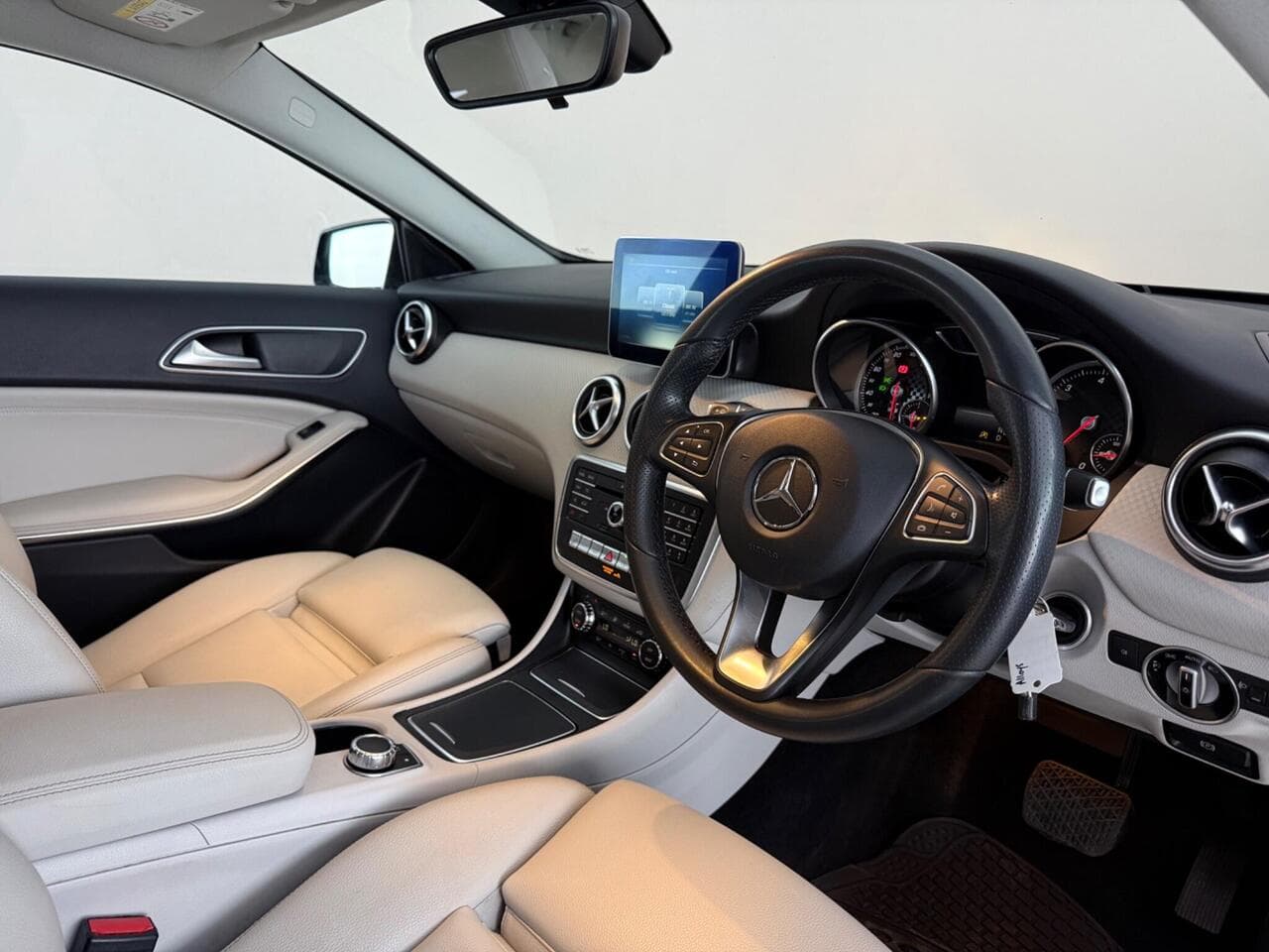 Mercedes-Benz A Class thumbnail Interior Front