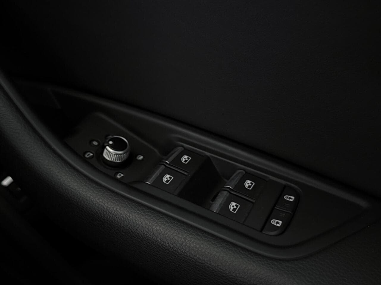 Audi A4 thumbnail Misc Controls