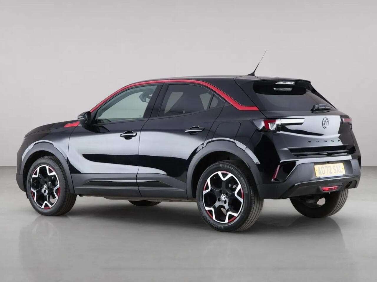 Vauxhall Mokka thumbnail Side Left