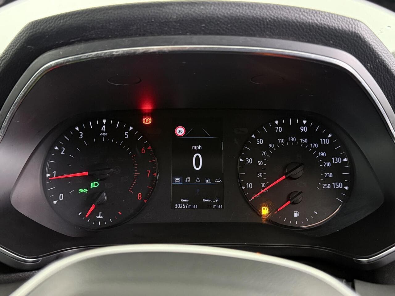 Renault Captur thumbnail Driver Instruments