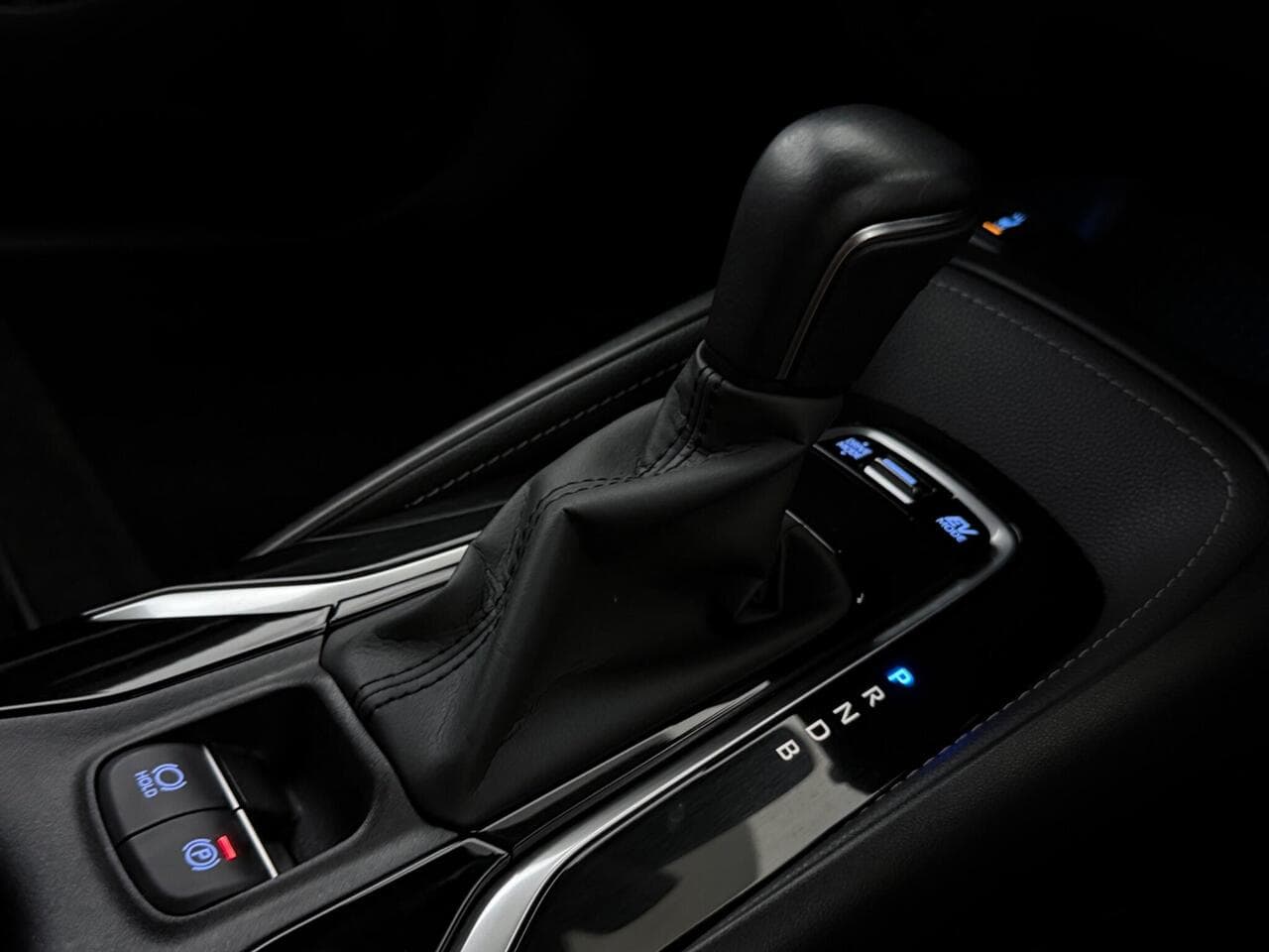 Toyota Corolla thumbnail Interior Front