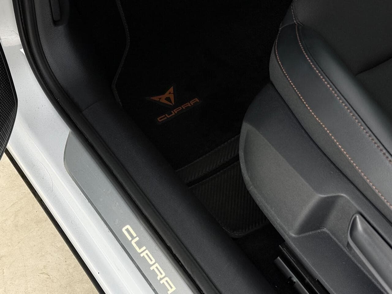 CUPRA Formentor thumbnail Misc Controls