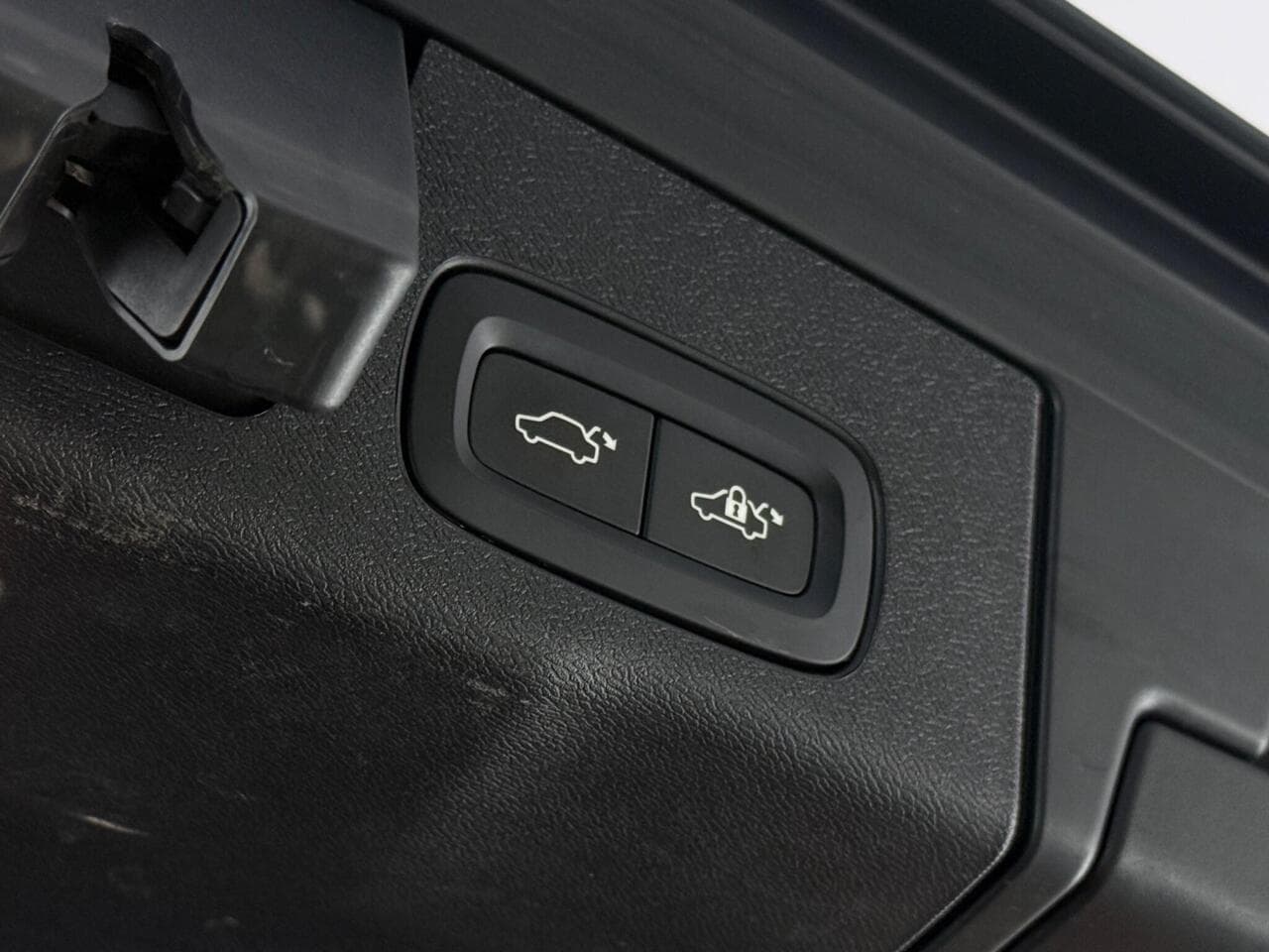 Volvo XC60 thumbnail Misc Controls