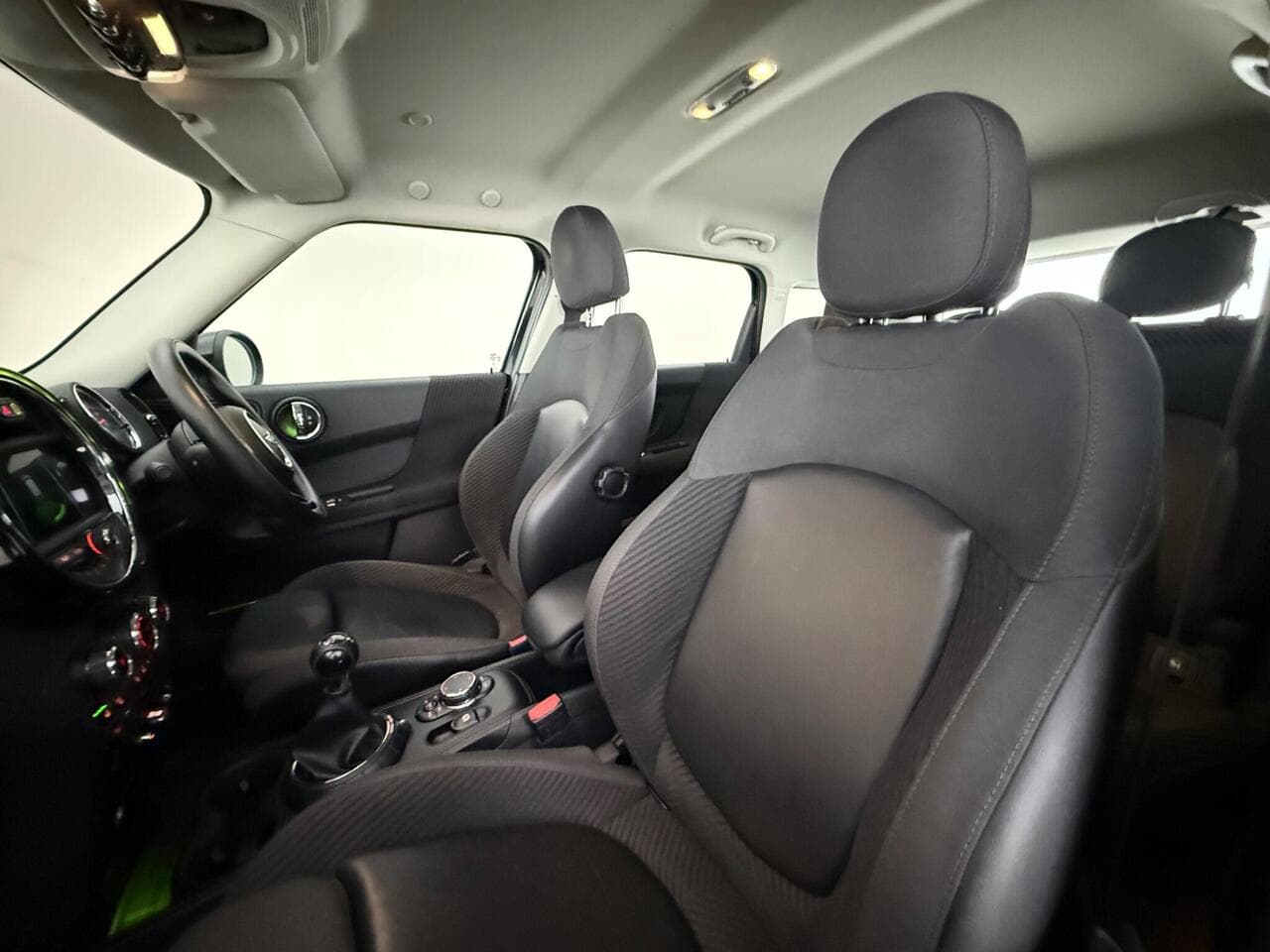 MINI Countryman thumbnail Seat Front Passenger
