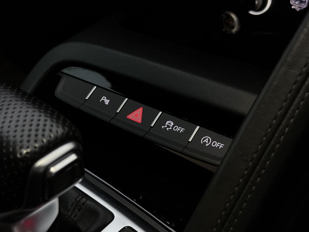 Audi R8 thumbnail Misc Controls