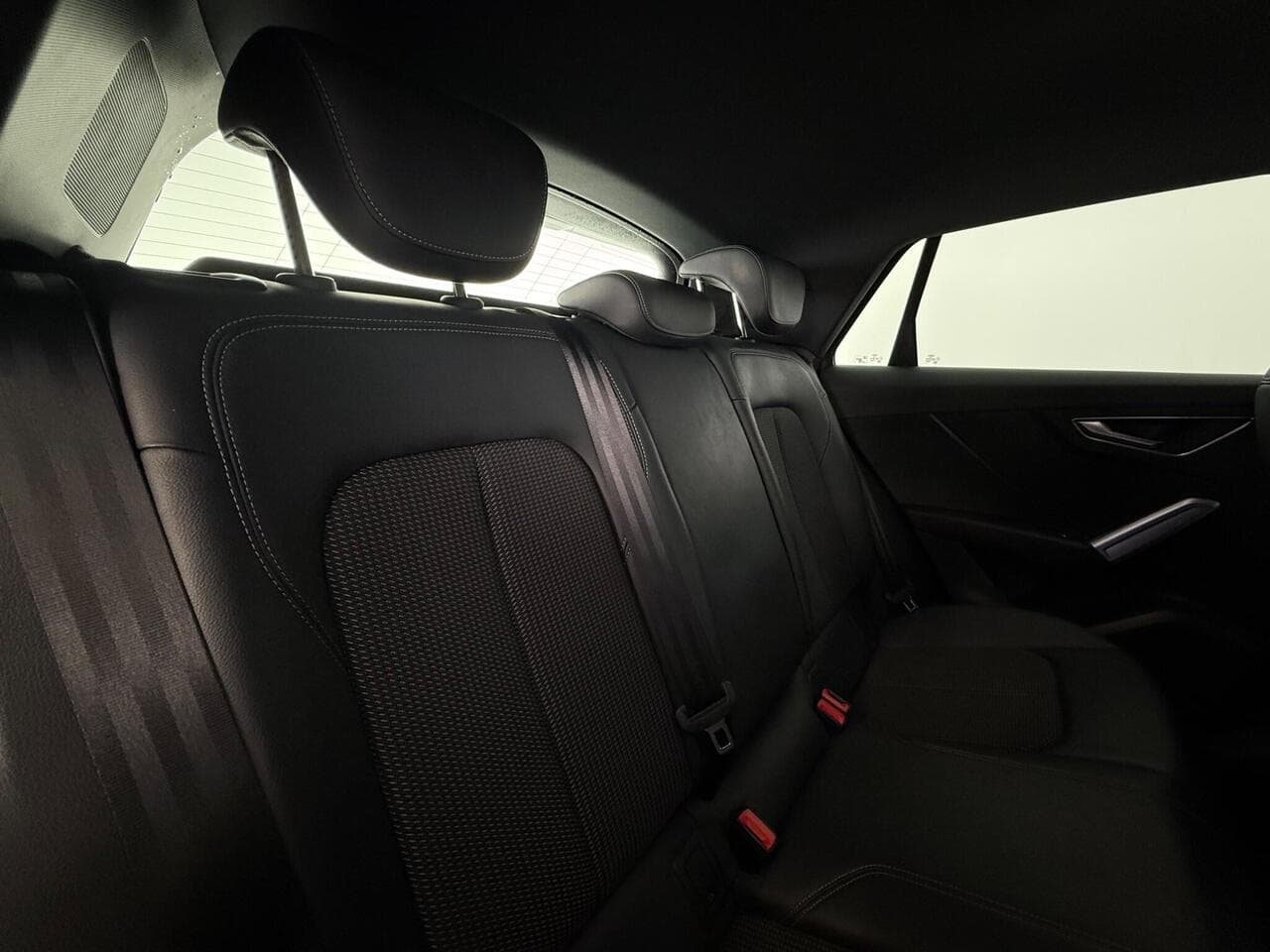 Audi Q2 thumbnail Seats Rear