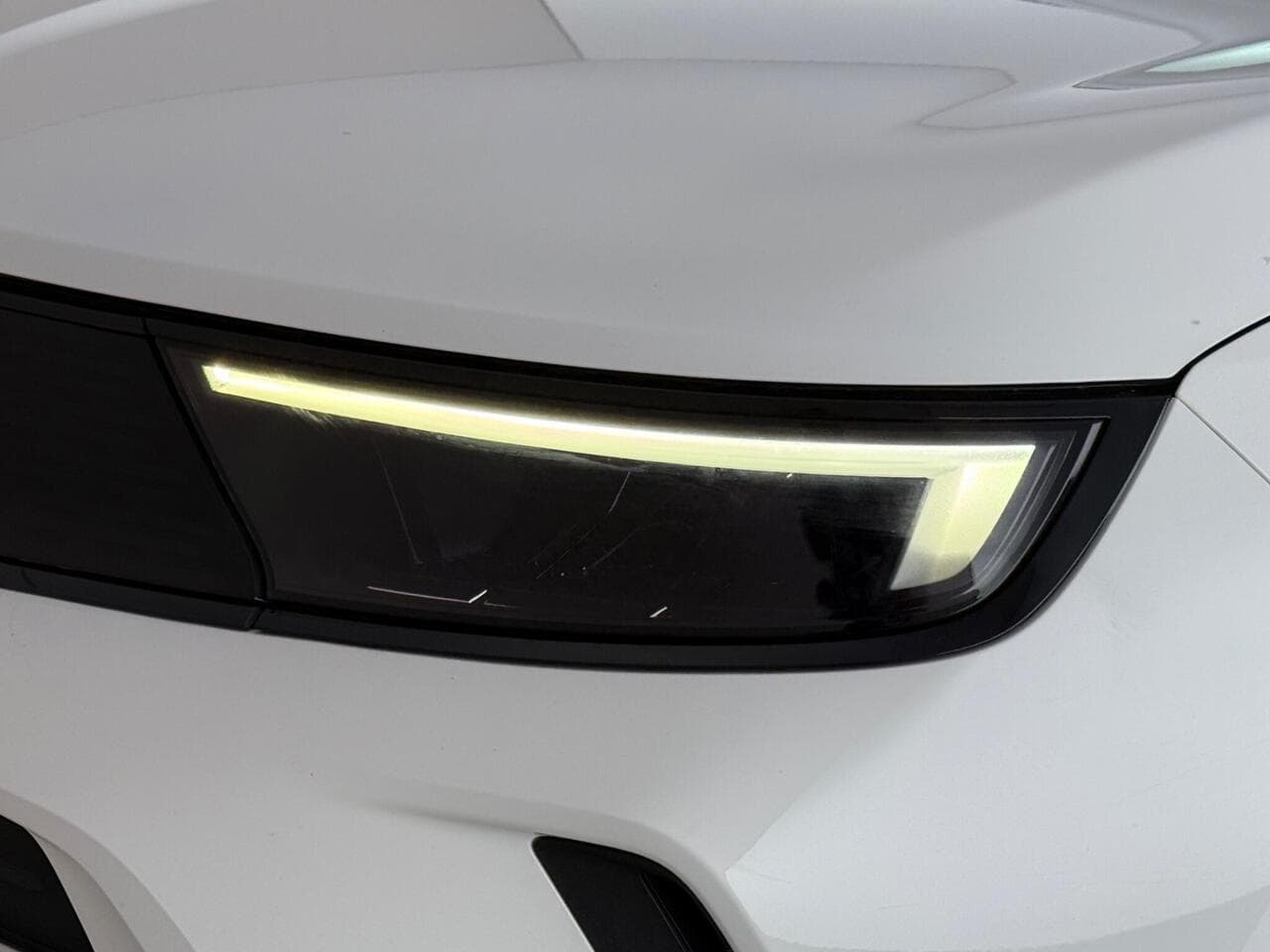 Vauxhall Mokka thumbnail Lights Front