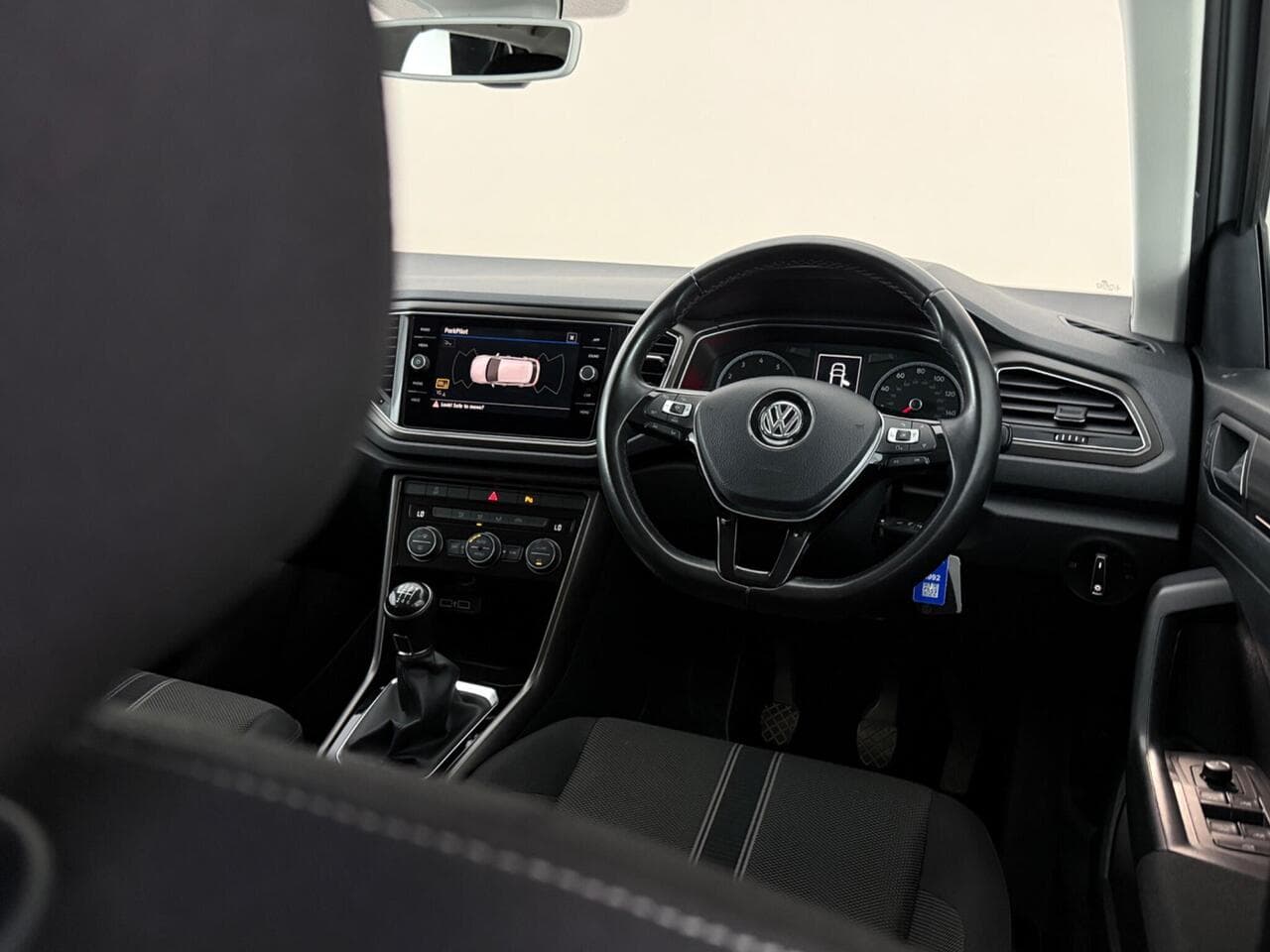 Volkswagen T-Roc thumbnail Interior Front