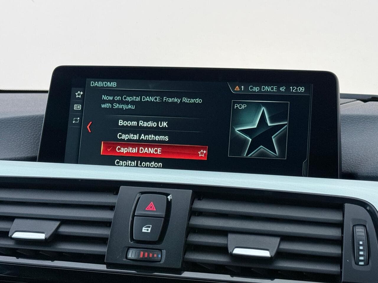 BMW 4 Series thumbnail Infotainment System