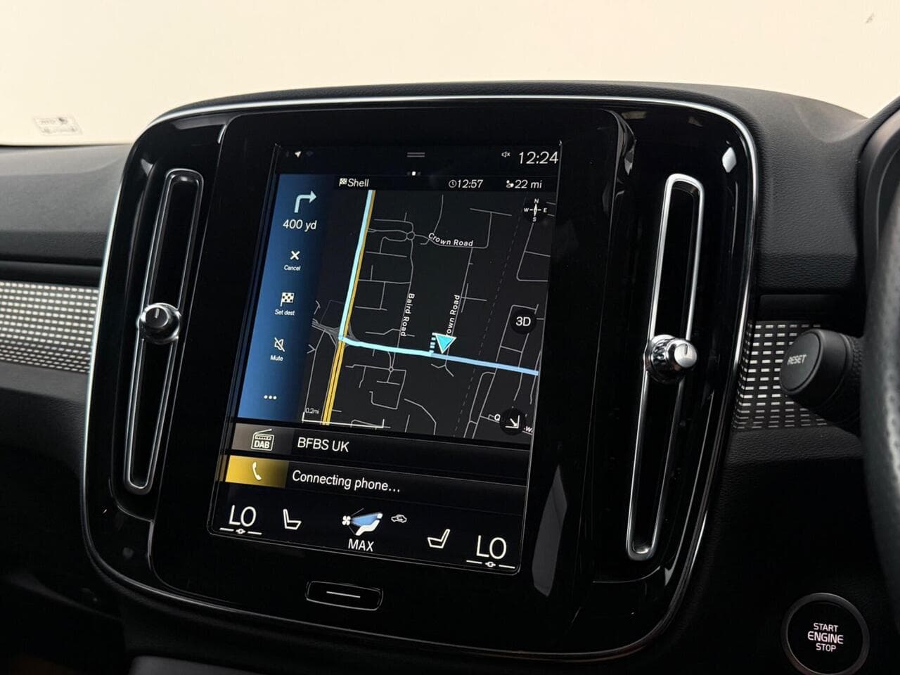 Volvo XC40 thumbnail Infotainment System