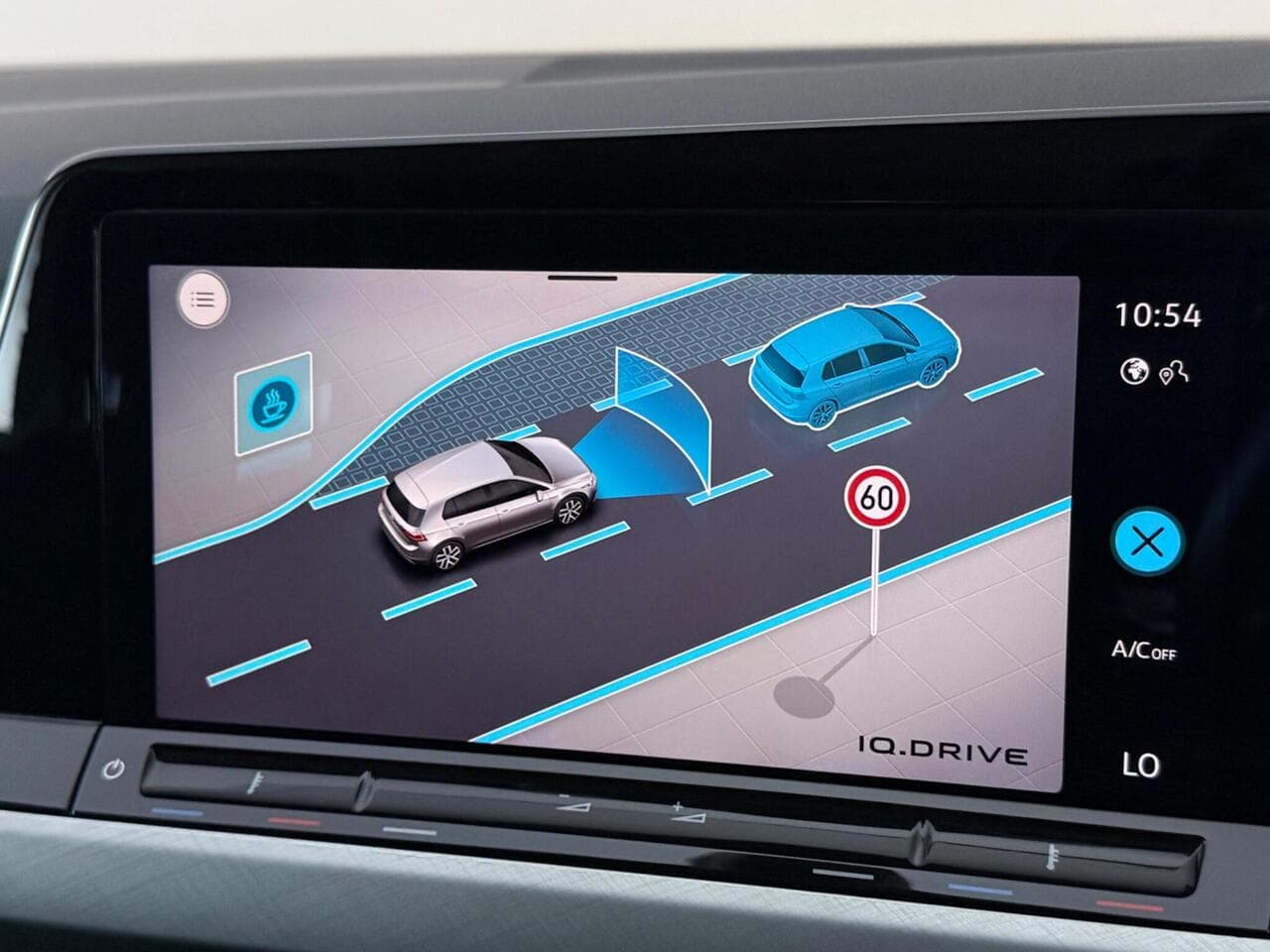 Volkswagen Golf thumbnail Infotainment System