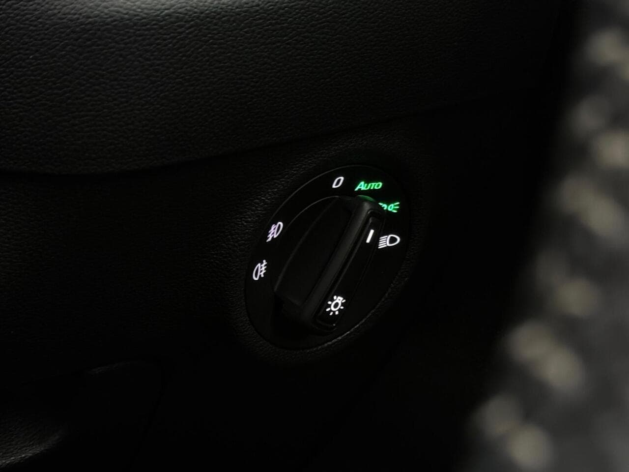 Skoda Karoq thumbnail Misc Controls