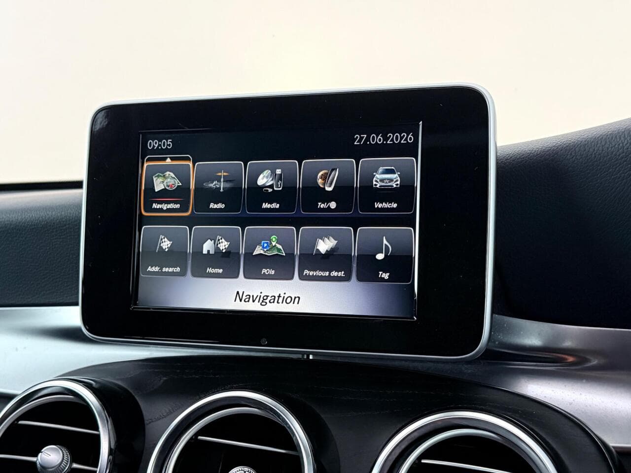 Mercedes-Benz GLC thumbnail Infotainment System