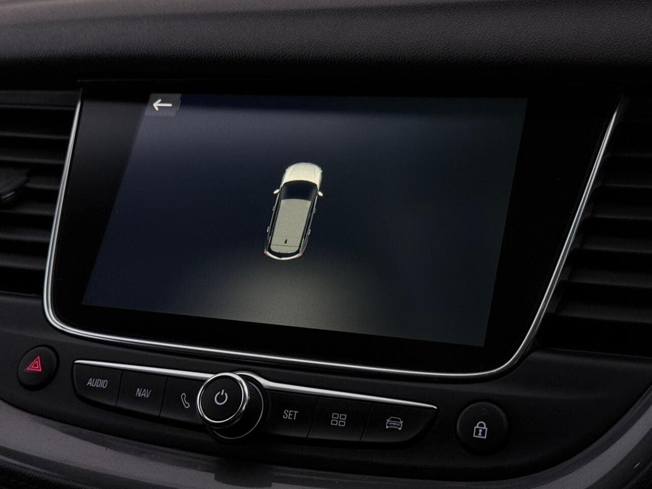 Vauxhall Grandland X thumbnail Infotainment System