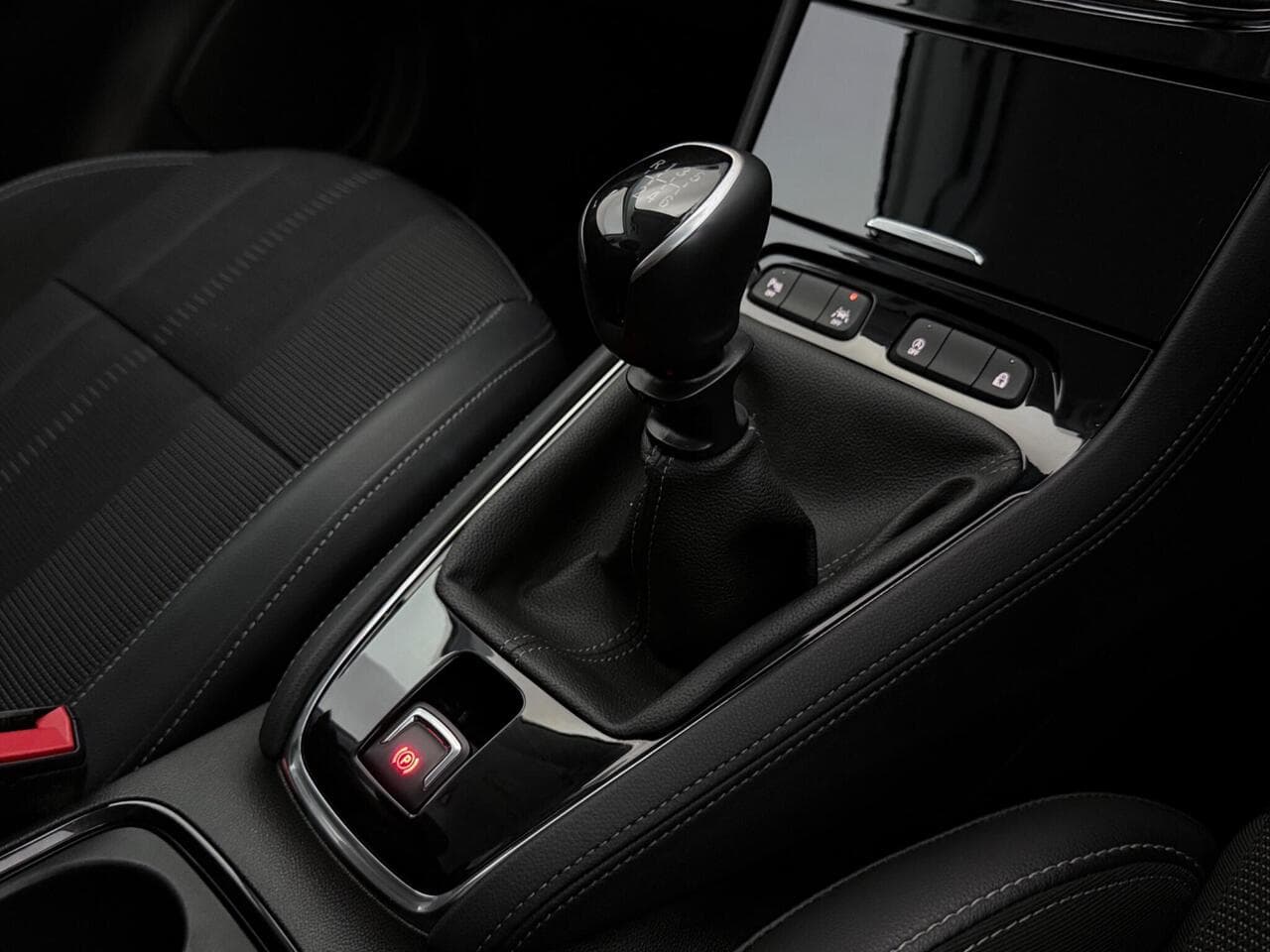 Vauxhall Grandland thumbnail Interior Front
