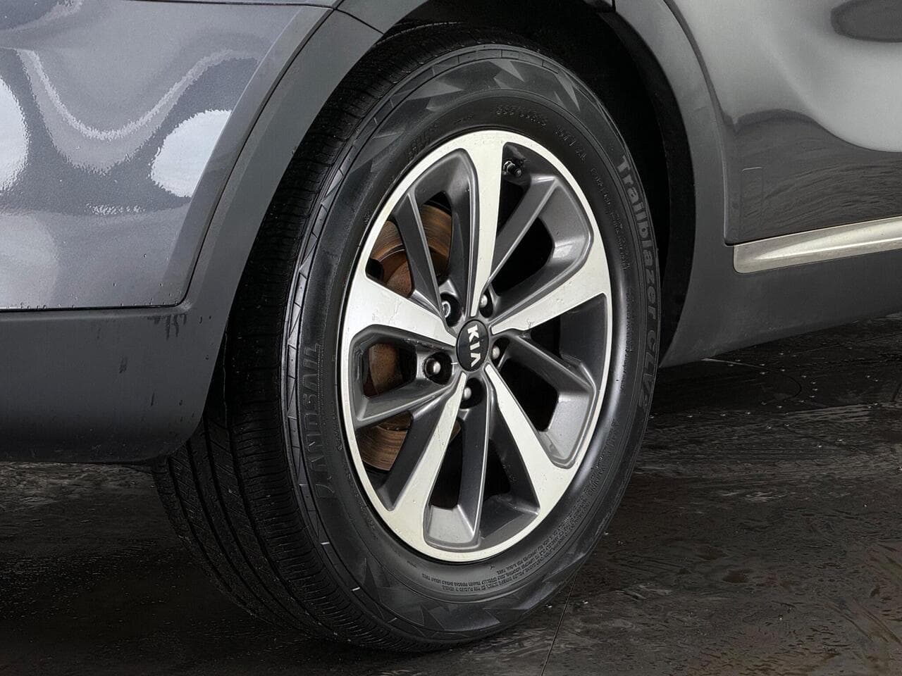 Kia Sorento thumbnail Wheel